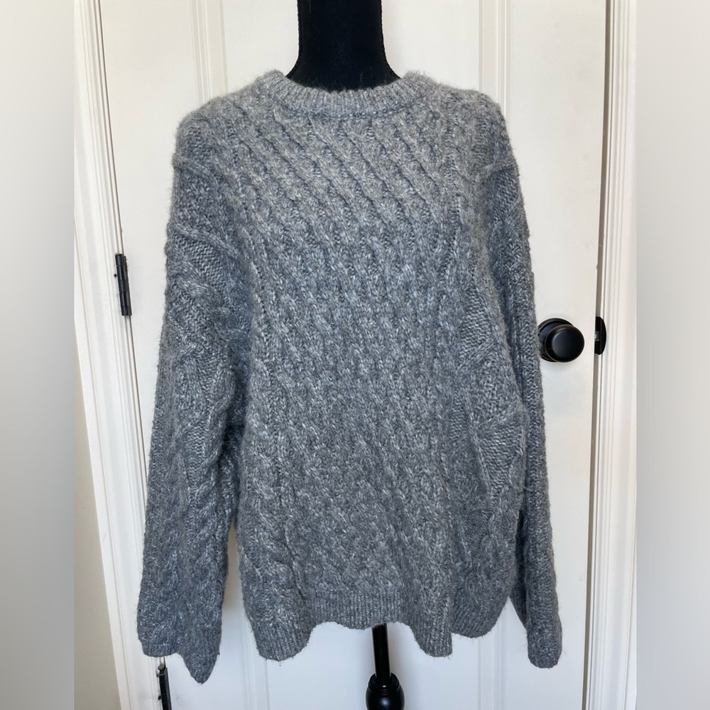 AE Cable Knit Crew Neck Sweater - American Eagle
